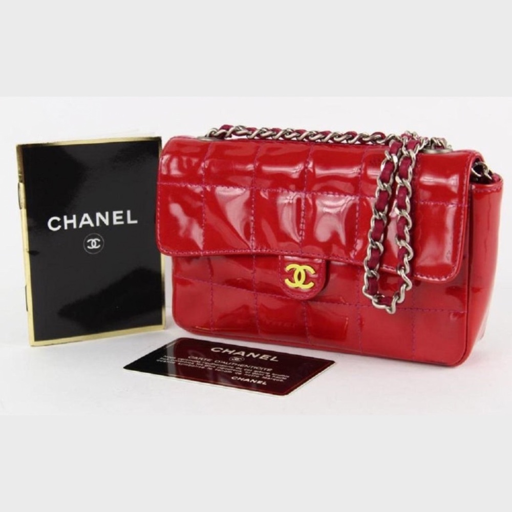 CHANEL mini classic flap